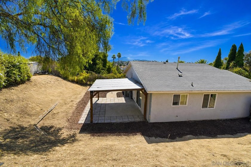 UPGRADED SINGLE STORY 3 BEDROOM AT TUCKED AWAY AT END OF - photo 36