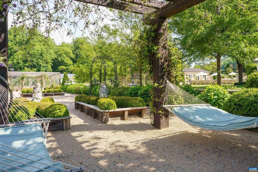 Set amidst 17 beautifully landscaped acres, Monte Ventoso is an - photo 43
