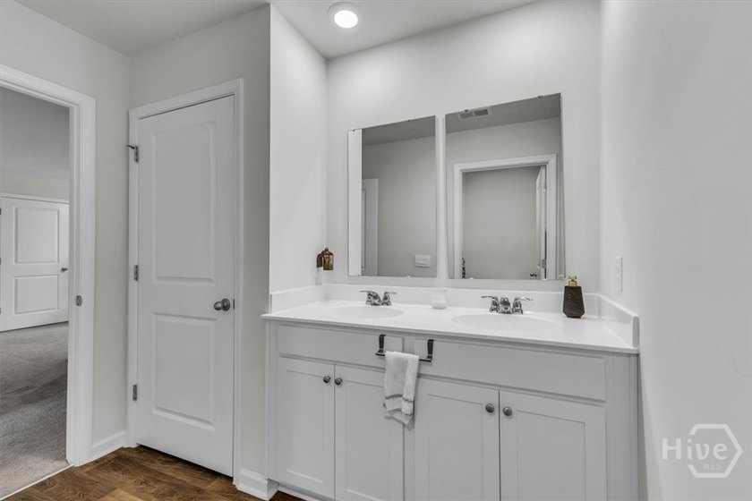This 2-story, 5-bedroom, 3-bathroom beauty has laid all its - photo 44