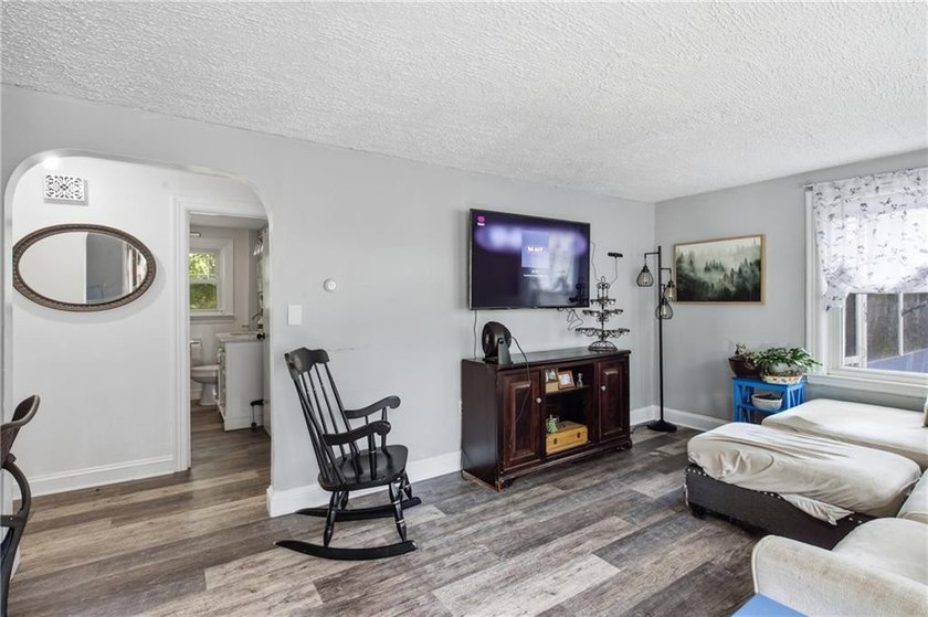 Charming cottage located in the desirable Plum Point Shores - photo 12