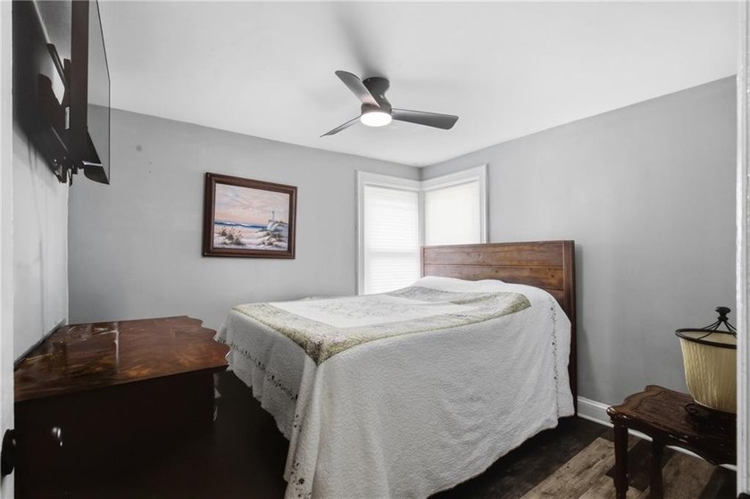 Charming cottage located in the desirable Plum Point Shores - photo 17