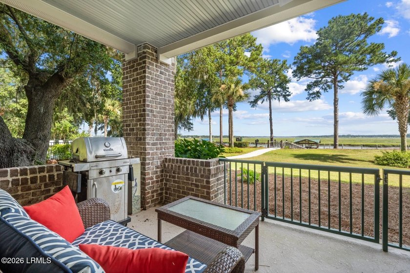 Welcome to Hamilton Village, where breathtaking panoramic views - photo 19