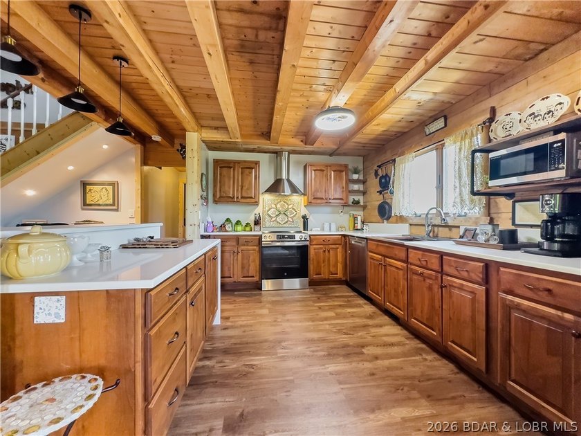 PRICE IMPROVEMENT! Welcome to your dream sanctuary, an inviting - photo 19
