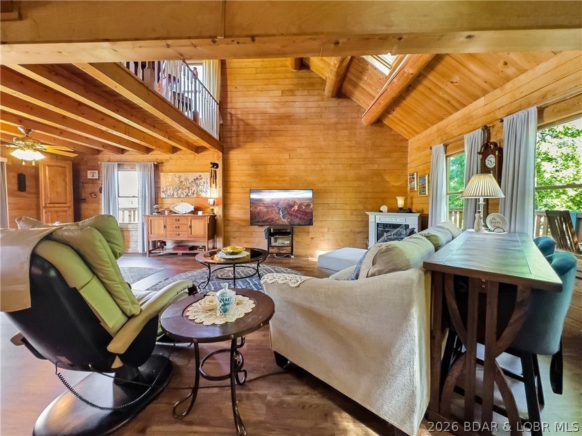 PRICE IMPROVEMENT! Welcome to your dream sanctuary, an inviting - photo 27