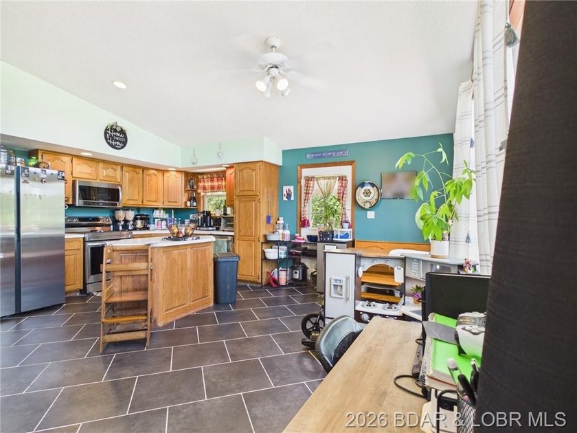 Stunning lake views and immense value await at this 5-bed - photo 13