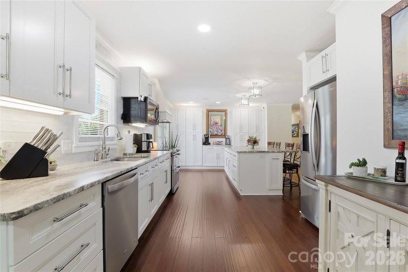 Welcome to this stunning all brick home in Hunters Creek Estates - photo 14