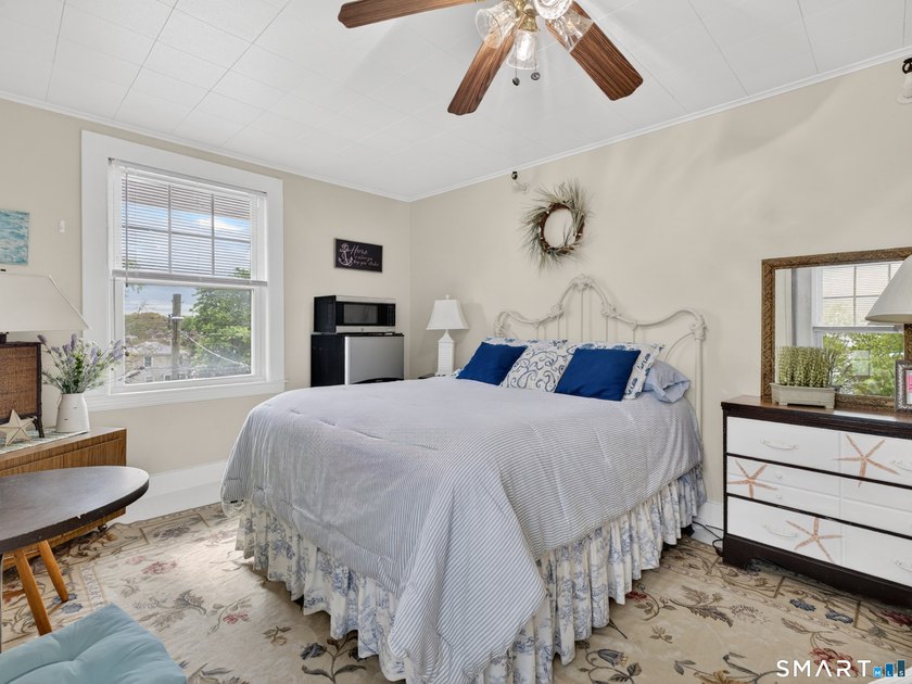 Located in the heart of New London's historic seaside district - photo 21