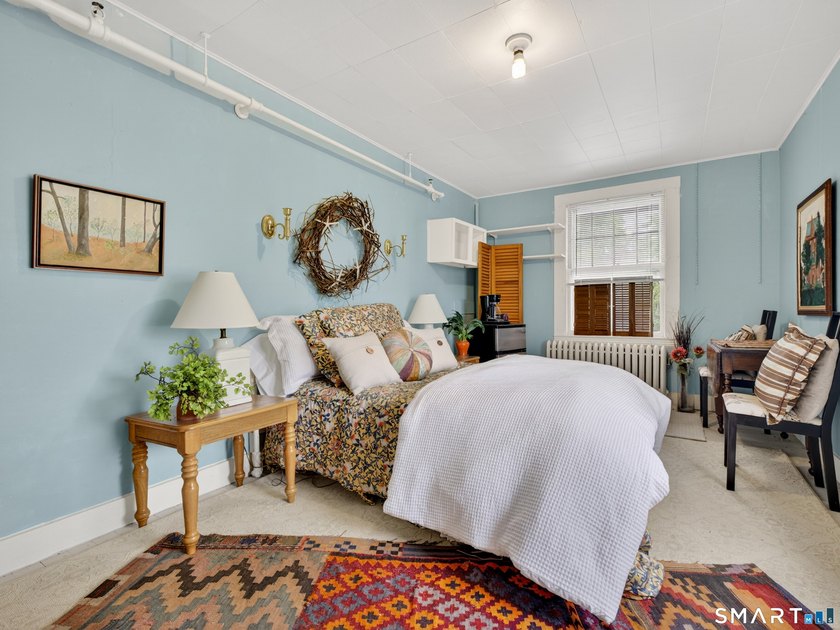 Located in the heart of New London's historic seaside district - photo 22