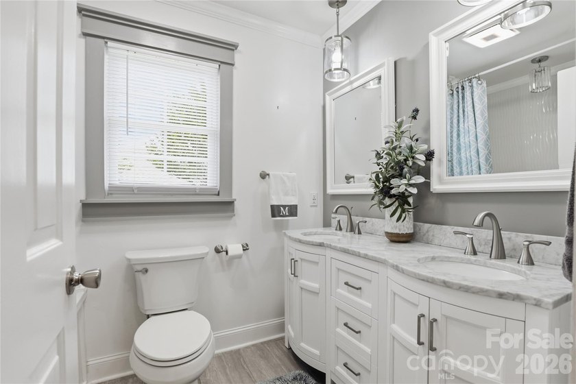 Welcome to this stunning all brick home in Hunters Creek Estates - photo 23