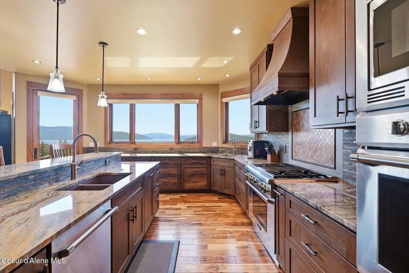 Perched to capture dramatic, sweeping views of Lake Pend Oreille - photo 26