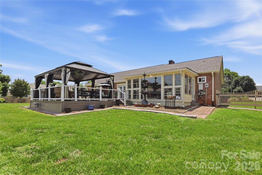 Welcome to this stunning all brick home in Hunters Creek Estates - photo 35