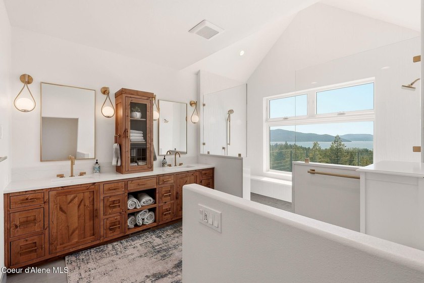 Perched to capture dramatic, sweeping views of Lake Pend Oreille - photo 38