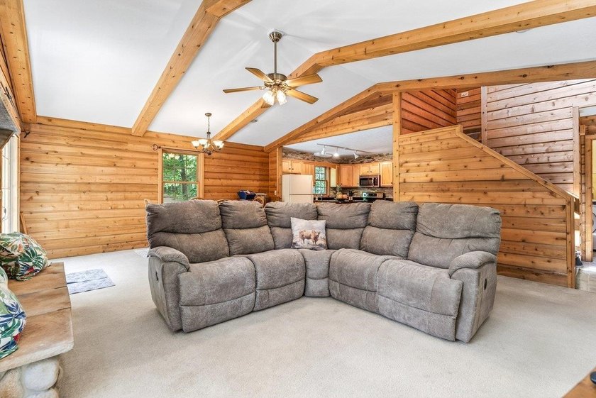 Nestled in the heart of Massanutten, this charming cabin offers - photo 11
