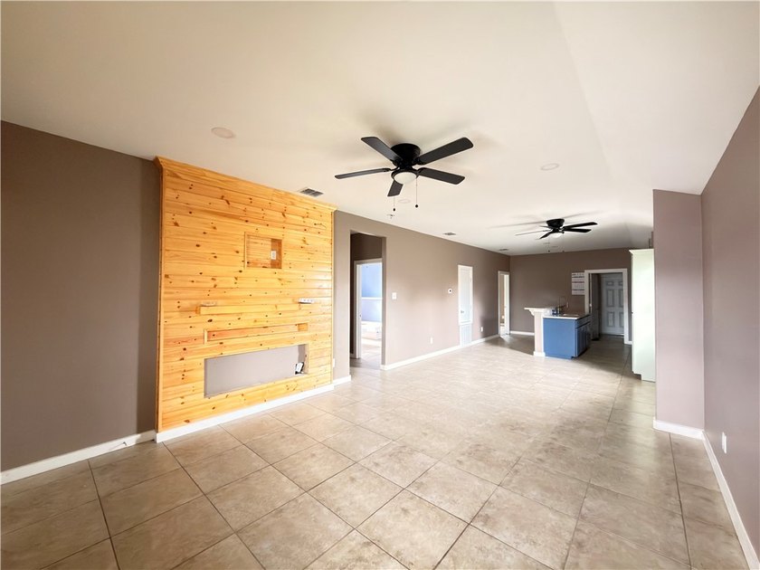Step into this beautifully designed, recently built 3-bedroom - photo 6