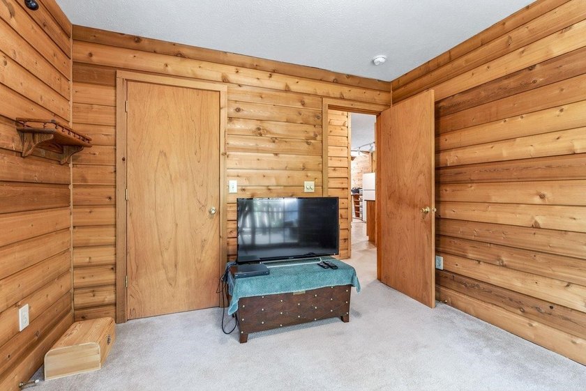 Nestled in the heart of Massanutten, this charming cabin offers - photo 29