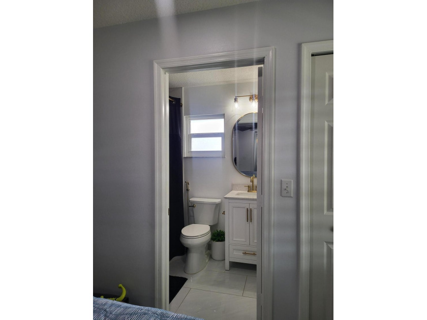 CBS home 3/2 located on a large corner lot! Split floor plan - photo 14