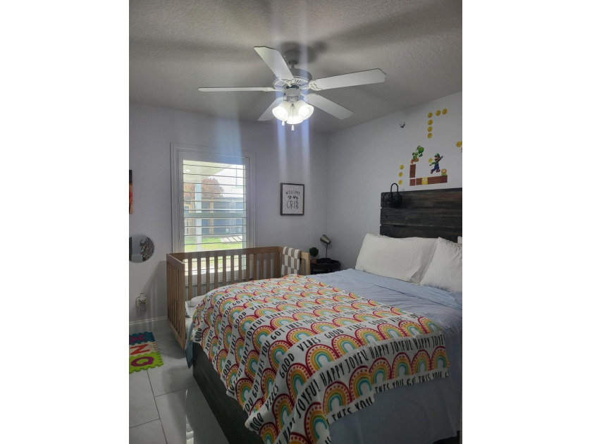 CBS home 3/2 located on a large corner lot! Split floor plan - photo 17