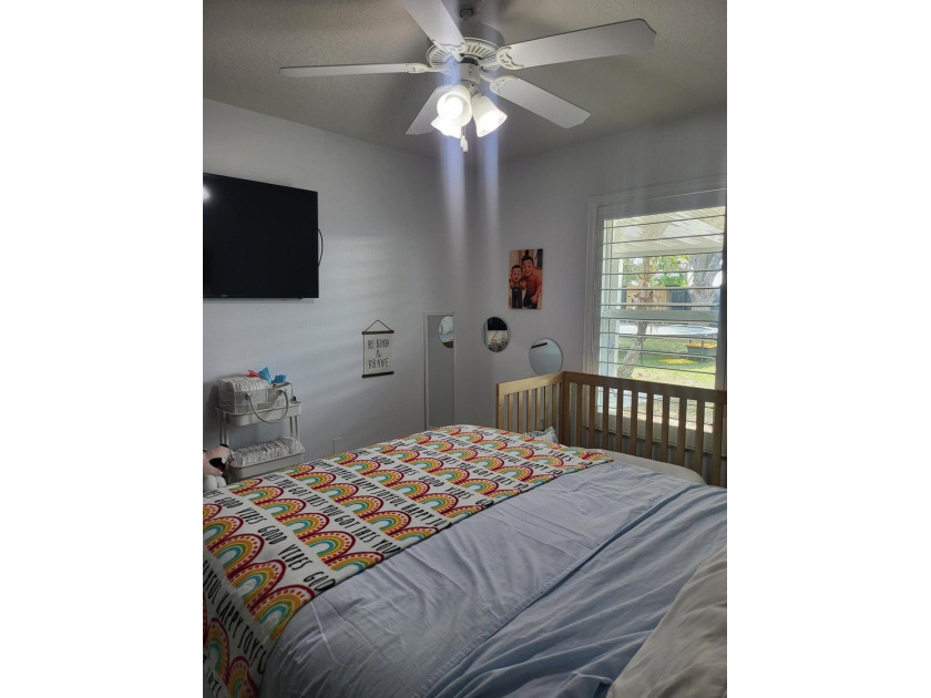 CBS home 3/2 located on a large corner lot! Split floor plan - photo 18
