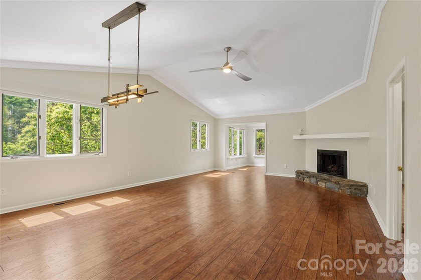 New Paint with Beautiful Light! Condo in The Timbers- move-in - photo 10