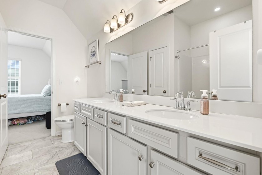 This beautifully appointed home offers 3 bedrooms and 2.5 baths - photo 24