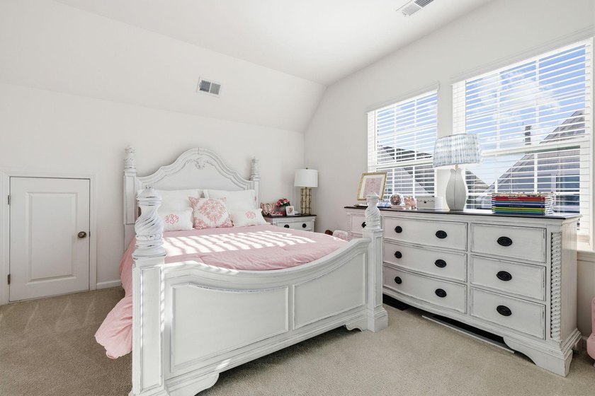 This beautifully appointed home offers 3 bedrooms and 2.5 baths - photo 28