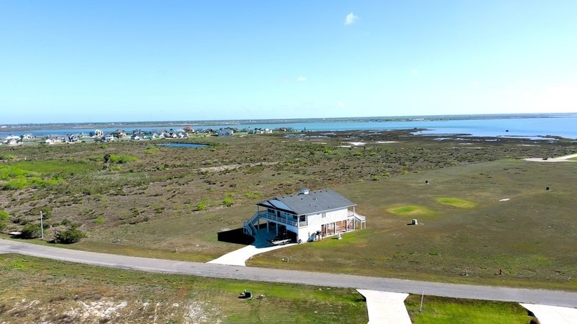 Beautiful custom-built 3- bedroom, 2-bath stilt home (2019) - photo 5