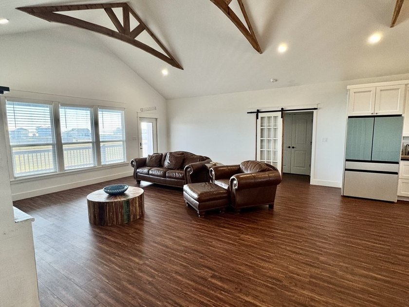 Beautiful custom-built 3- bedroom, 2-bath stilt home (2019) - photo 7