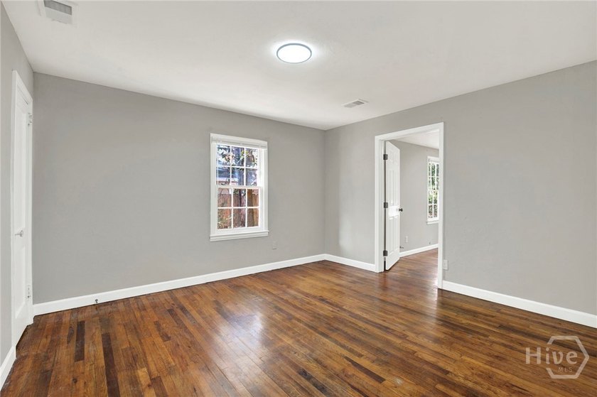 Step inside 406 Mckenzie Place, a well-maintained and updated - photo 11