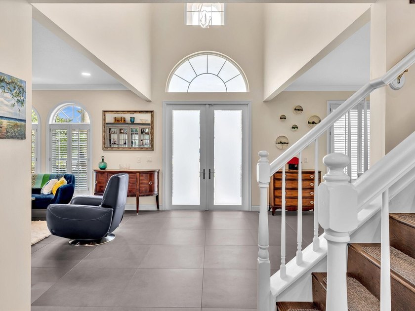 Beautifully updated 5-bedroom, 3-bath, 3-car garage home with - photo 29