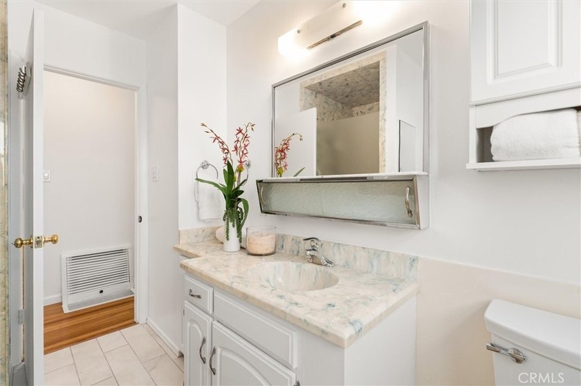 Prestigious west Torrance location! This home is tucked away on - photo 18