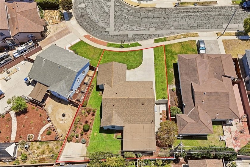 Prestigious west Torrance location! This home is tucked away on - photo 29