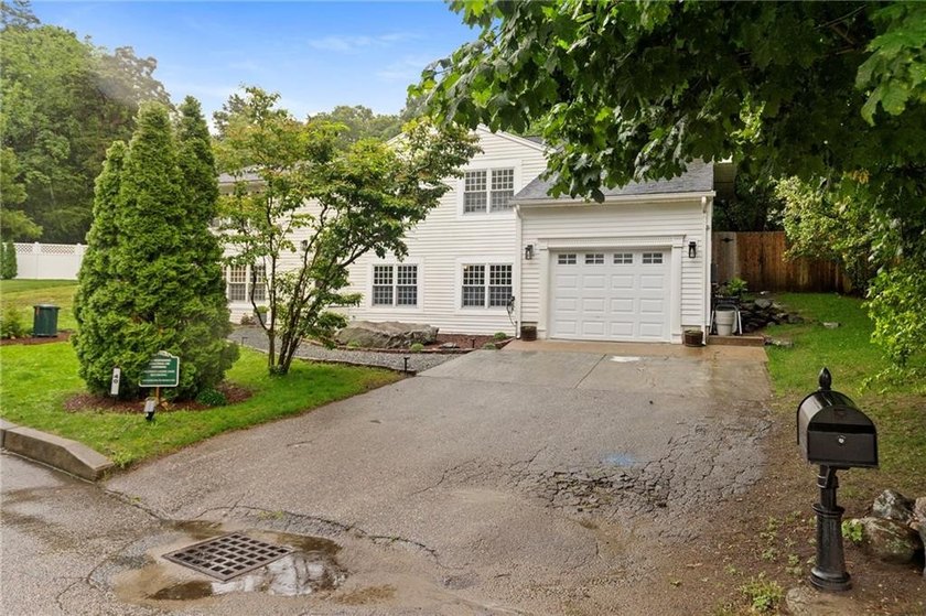 Tucked away in a peaceful setting, this three-bedroom - photo 41