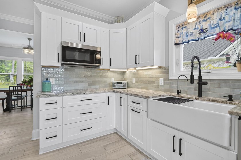 Welcome to 161 Henry Middleton Boulevard, where Lowcountry charm - photo 11