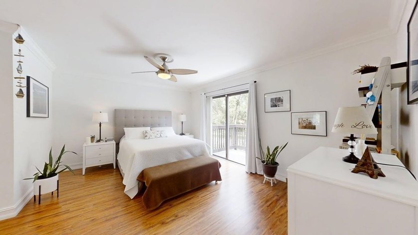 Spacious 2-bedroom, 2.5-bath corner unit located in a desirable - photo 13