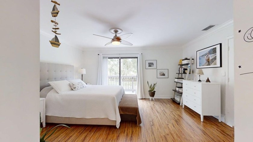 Spacious 2-bedroom, 2.5-bath corner unit located in a desirable - photo 14