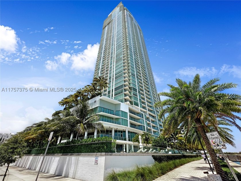 LOWEST PRICED UNIT IN THE 08 LINE. Views of Biscayne Bay &amp; - photo 22