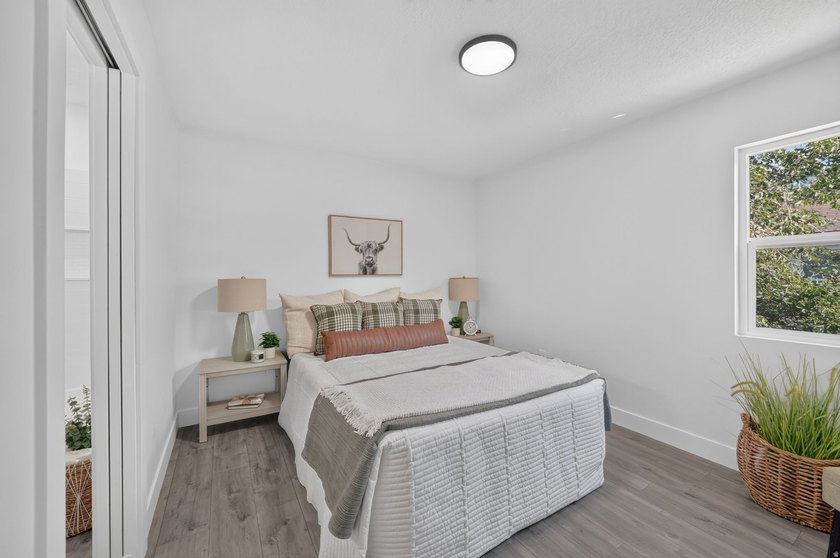 Fresh, updated, and move-in ready! This 4-bedroom, 2-bath home - photo 9