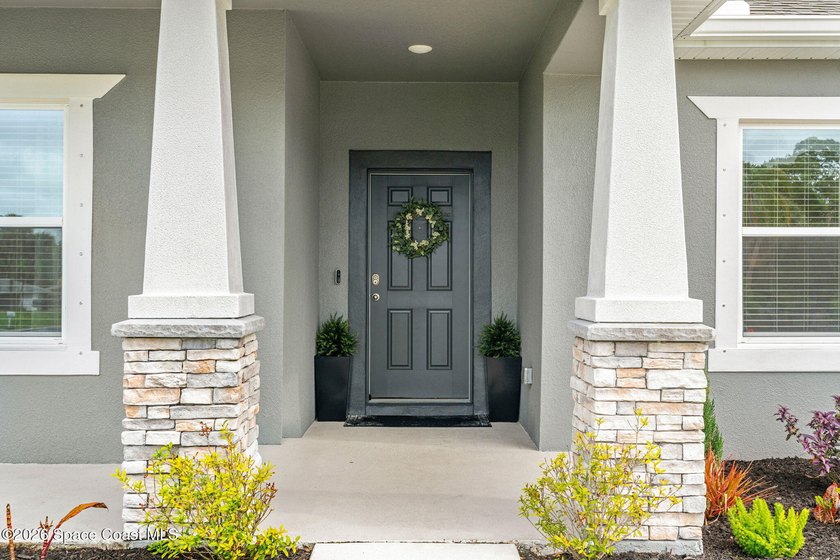Come see this rare 5/3/2 CBS home with a flex space built in - photo 4