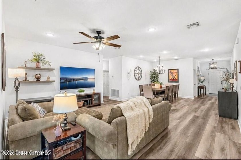 Come see this rare 5/3/2 CBS home with a flex space built in - photo 7
