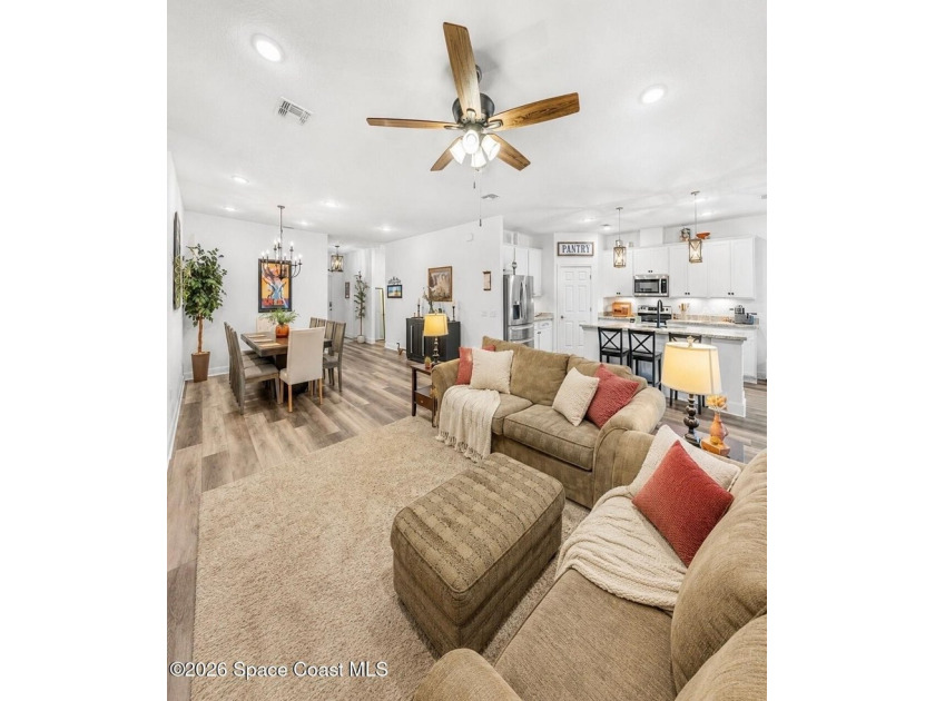 Come see this rare 5/3/2 CBS home with a flex space built in - photo 9