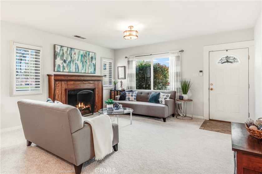 Discover exceptional living in this beautifully located central - photo 3