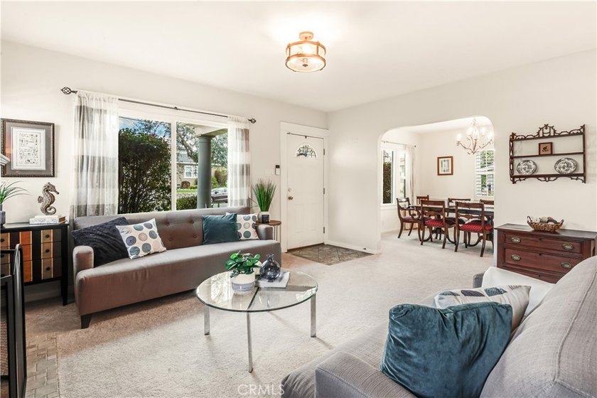 Discover exceptional living in this beautifully located central - photo 4