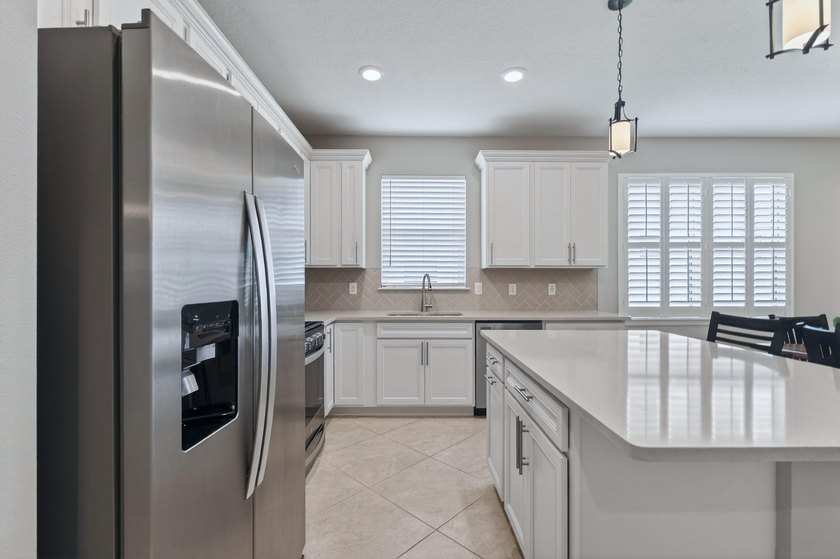 Welcome to this beautifully maintained 2 bed, 2 bath plus Den in - photo 11
