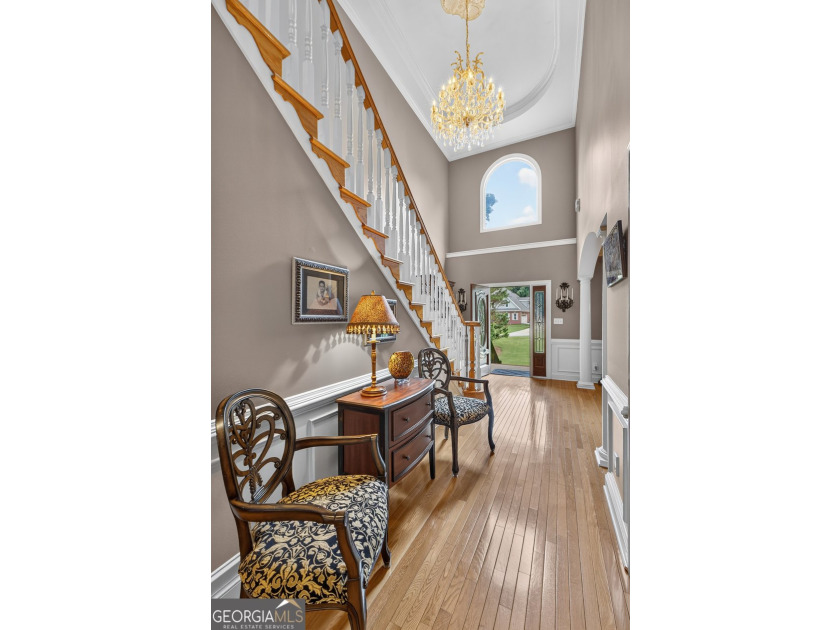 Welcome to this exceptional, one-owner lakefront home, offered - photo 17