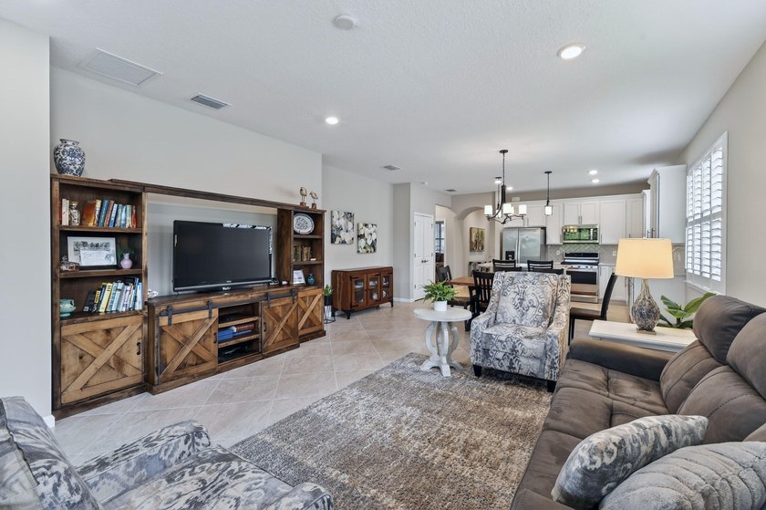 Welcome to this beautifully maintained 2 bed, 2 bath plus Den in - photo 18