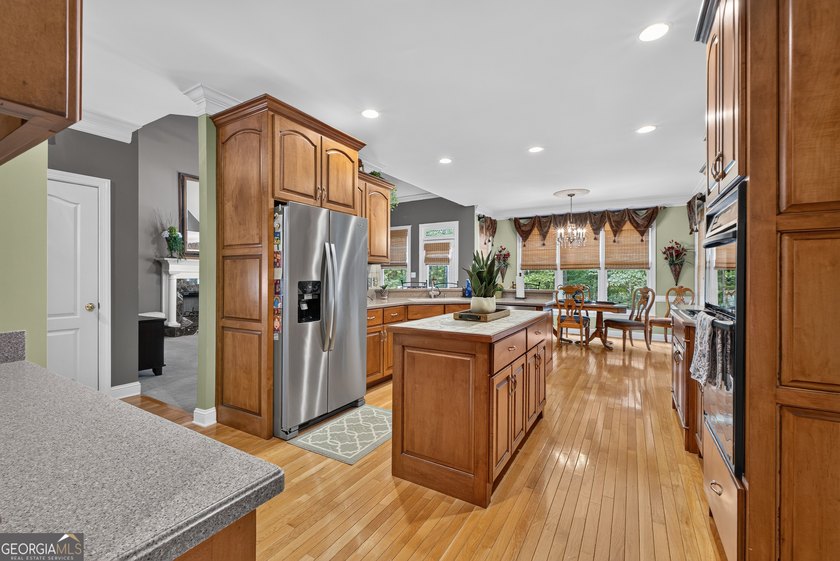 Welcome to this exceptional, one-owner lakefront home, offered - photo 28