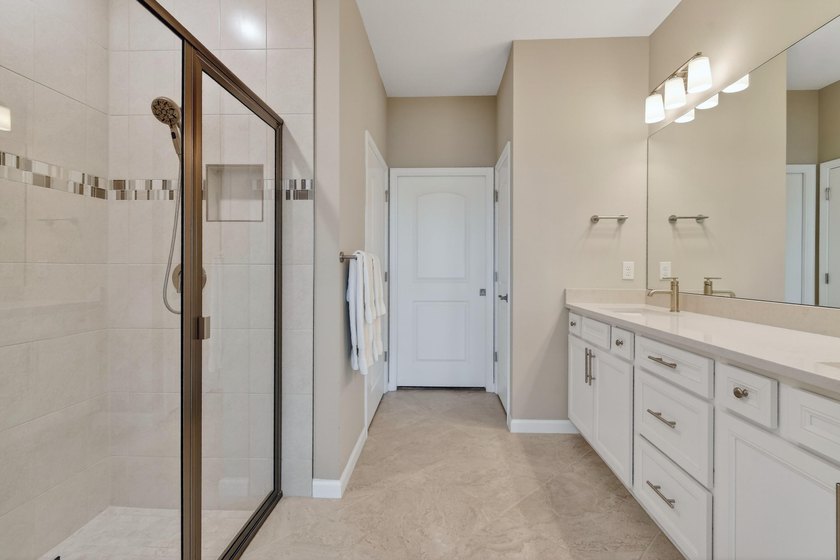 Welcome to this beautifully maintained 2 bed, 2 bath plus Den in - photo 28