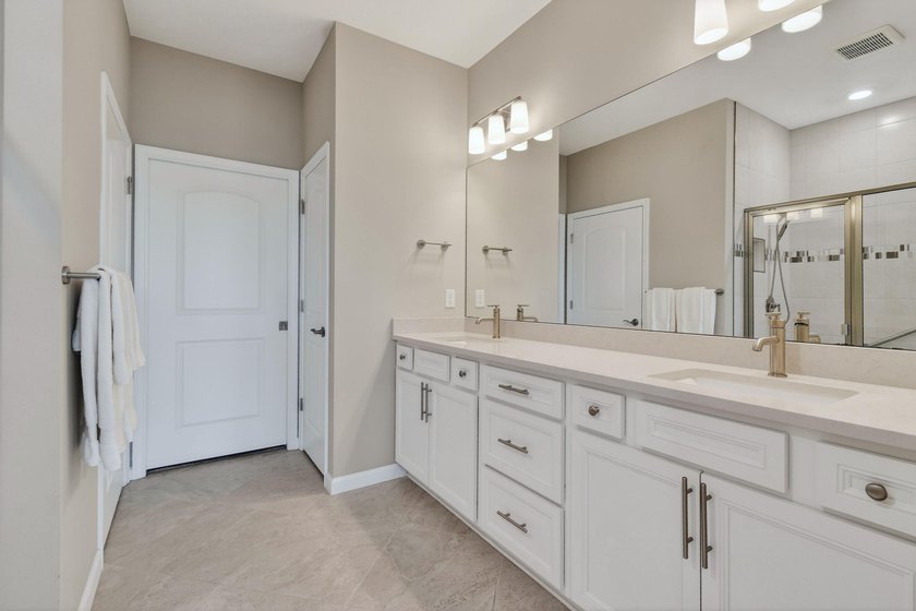 Welcome to this beautifully maintained 2 bed, 2 bath plus Den in - photo 29
