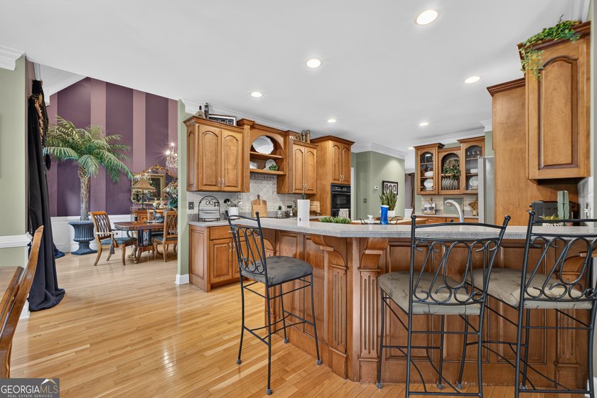 Welcome to this exceptional, one-owner lakefront home, offered - photo 32
