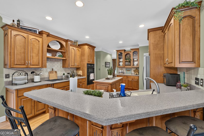 Welcome to this exceptional, one-owner lakefront home, offered - photo 33